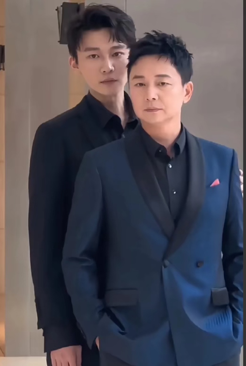 刘奕君