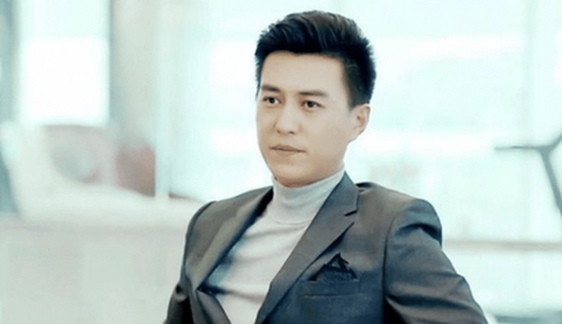 靳东